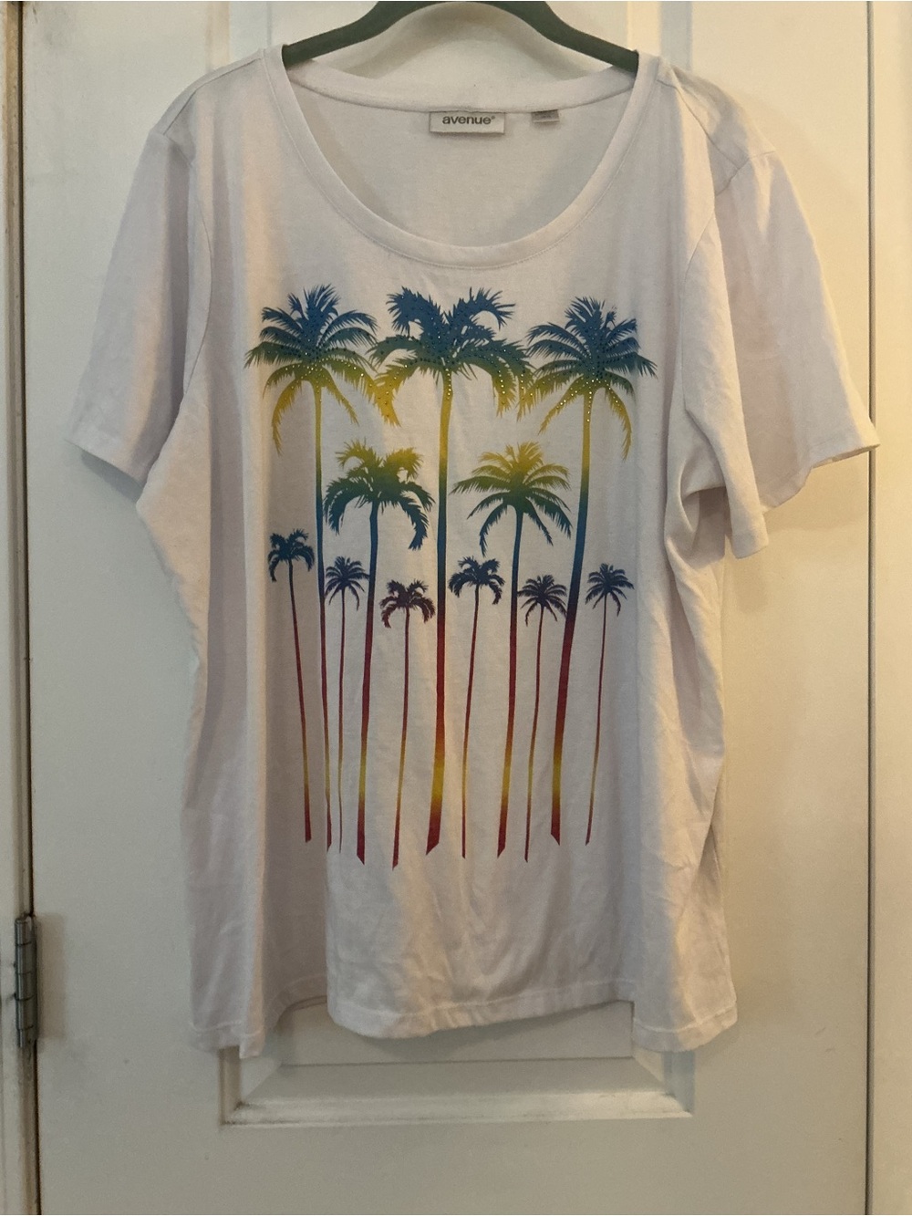Avenue White Short-Sleeve Tee with Multicolor Palm Print